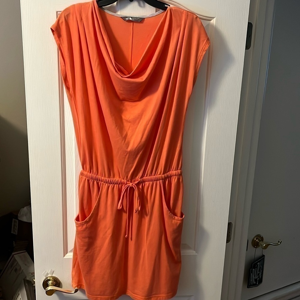 The North Face EUC scoop neck casual dress size M